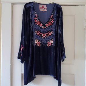 Johnny Was "Laura" Velvet Tunic Size XL